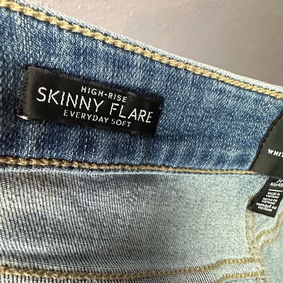 White House Black Market High Rise Everyday Soft Skinny Flare Jeans - 14 - Picture 6 of 8